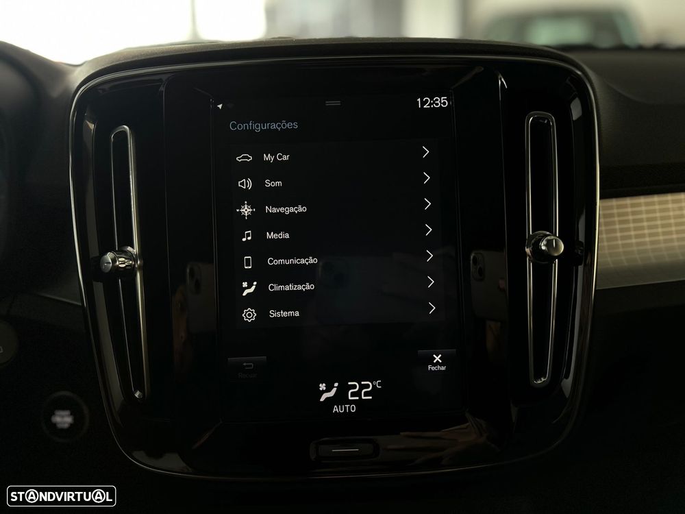 Volvo XC 40 2.0 D3 Momentum Plus Geartronic - 27