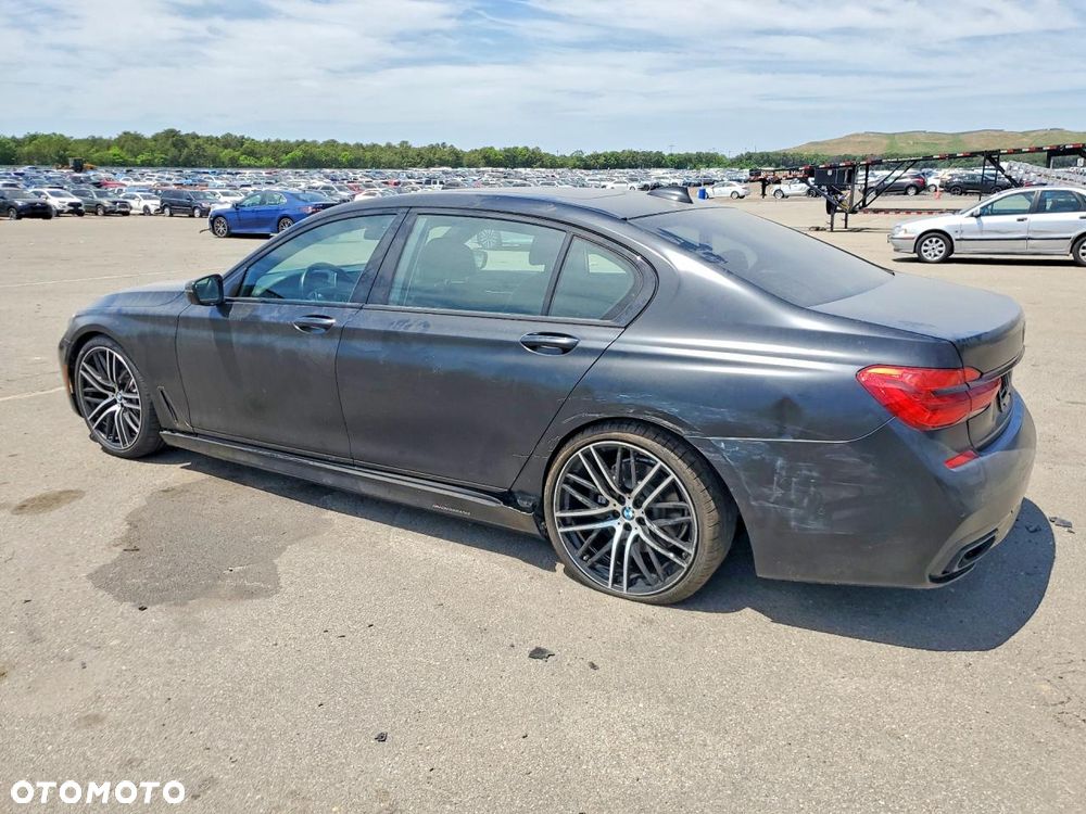 BMW Seria 7 740i - 3