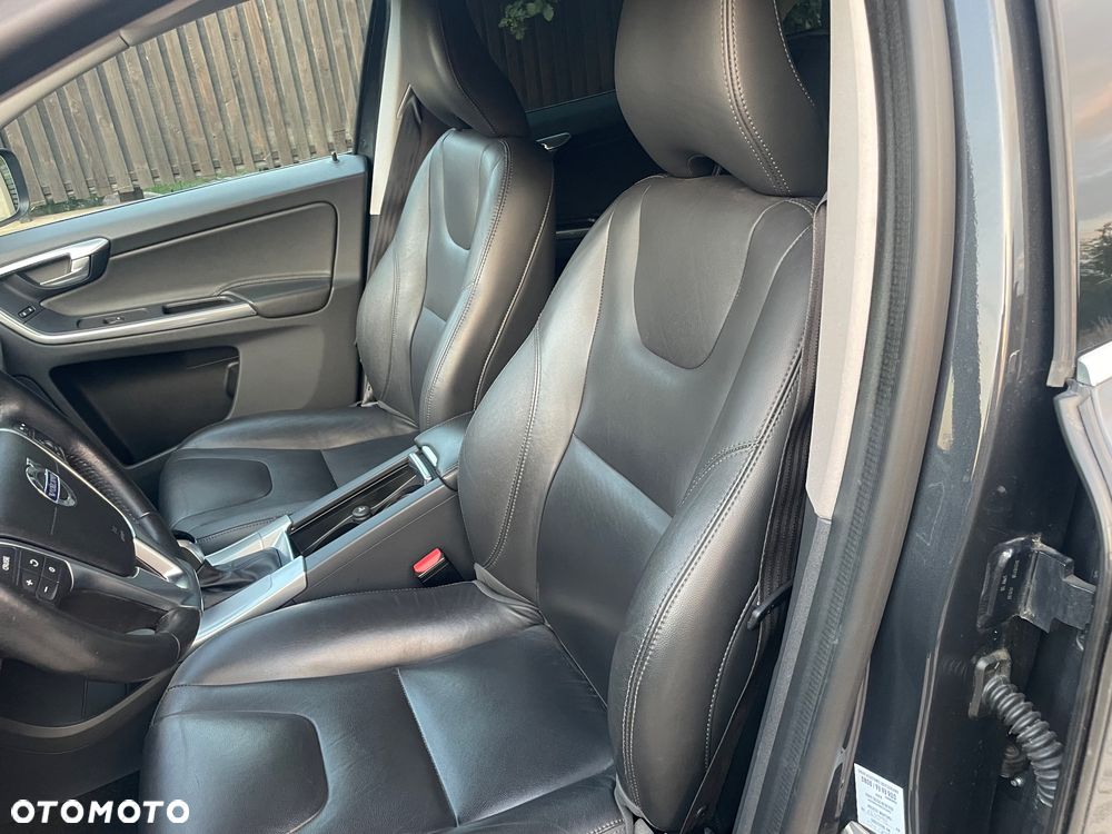 Volvo XC 60 D4 Geartronic Summum - 21