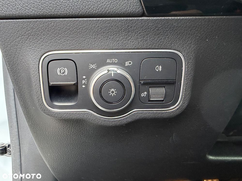 Mercedes-Benz GLA 200 AMG Line - 15