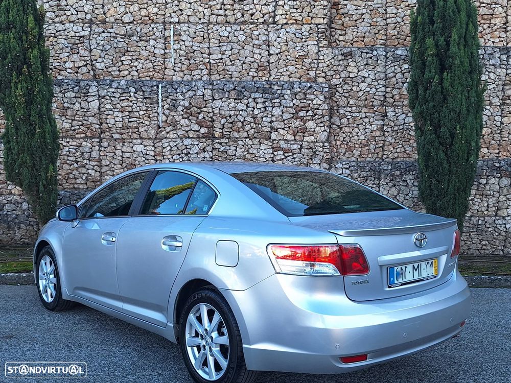Toyota Avensis SD 2.0 D-4D Exclusive +Pele+GPS - 2