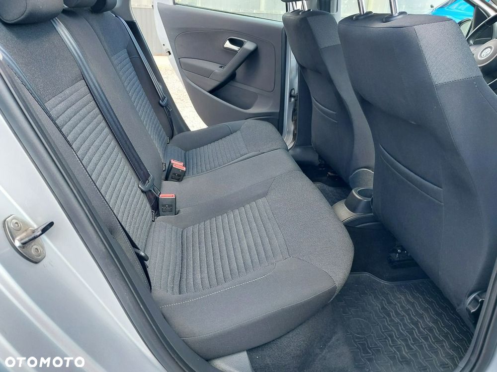 Volkswagen Polo 1.4 16V Comfortline - 14