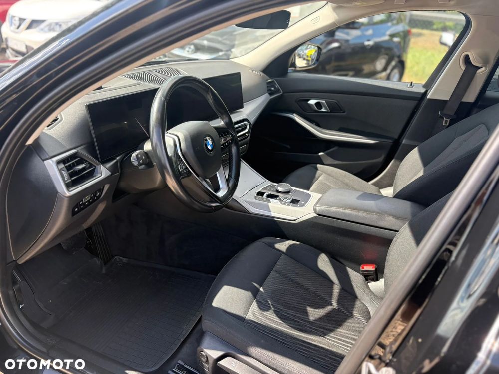 BMW Seria 3 318d - 26
