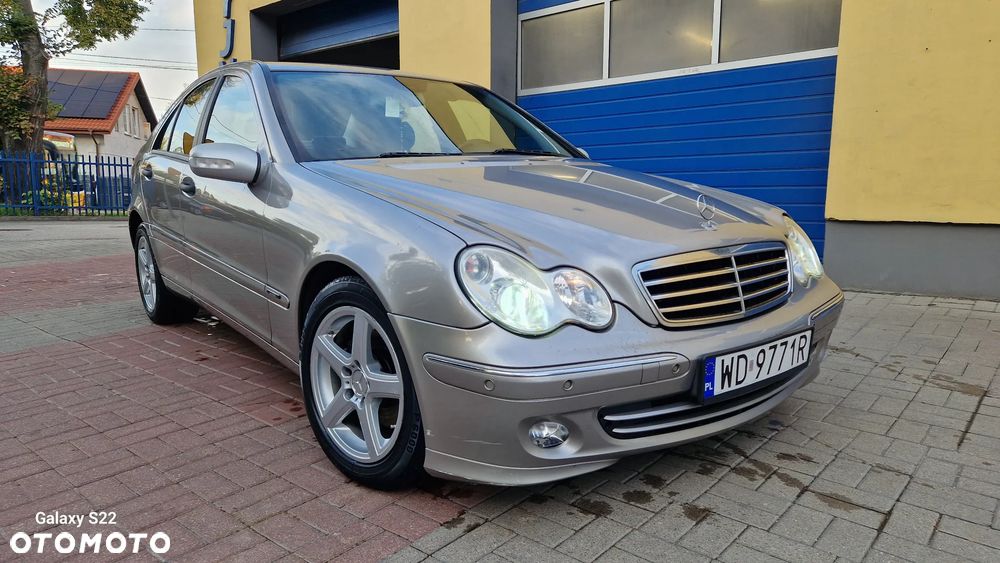 Mercedes-Benz Klasa C 180 Kompressor Classic - 16