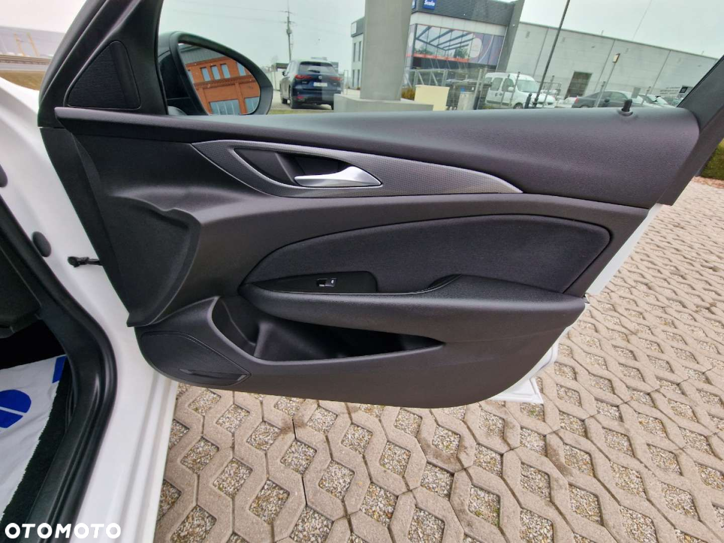 Opel Insignia - 29