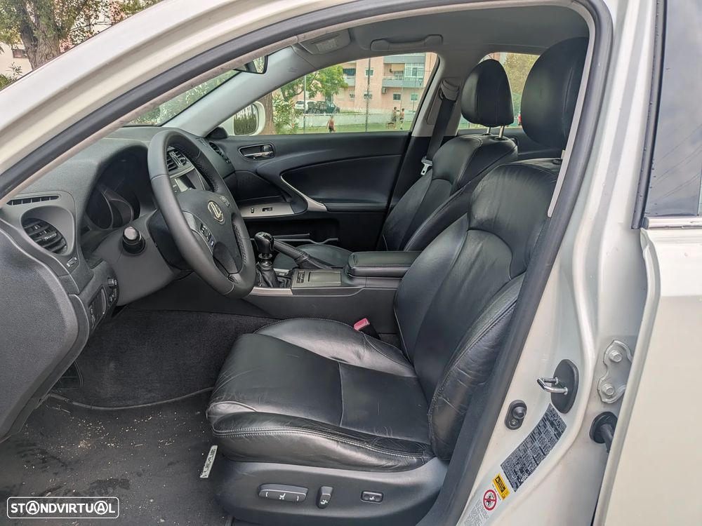 Lexus IS 220 d Executive 5G - 4