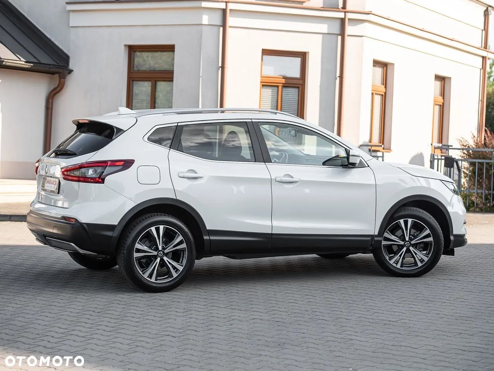 Nissan Qashqai 1.3 DIG-T N-WAY - 16