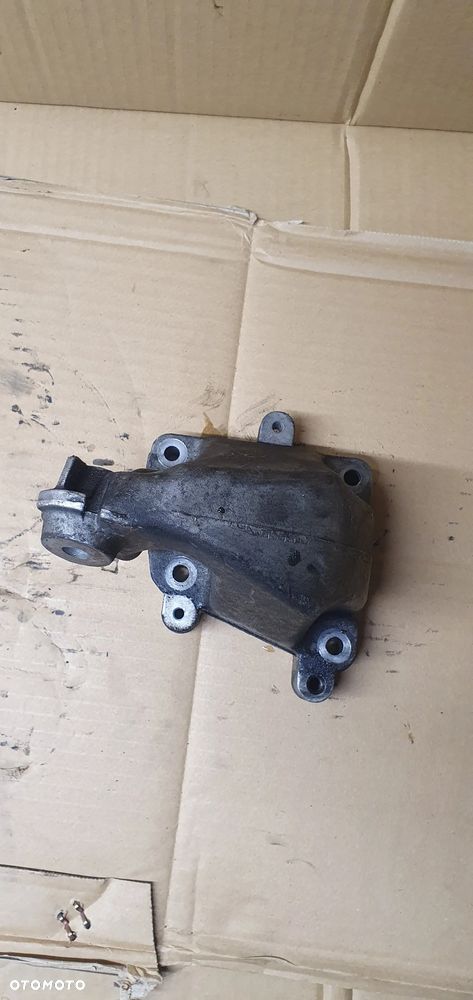 Łapa wspornik silnika Mercedes ML W164 3.0 CDI A6422230304 - 2
