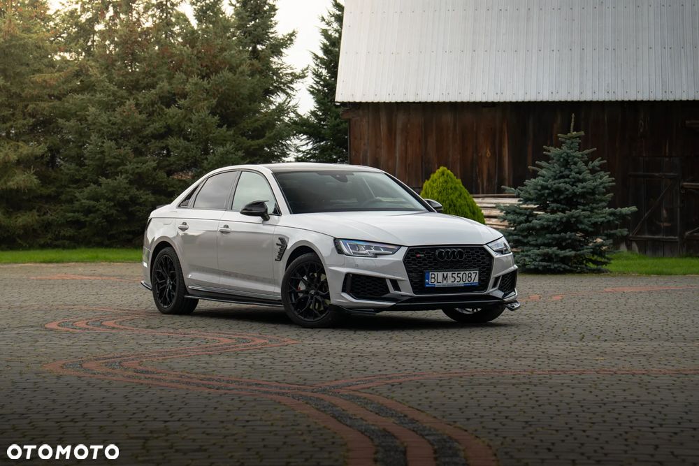 Audi A4 Limousine