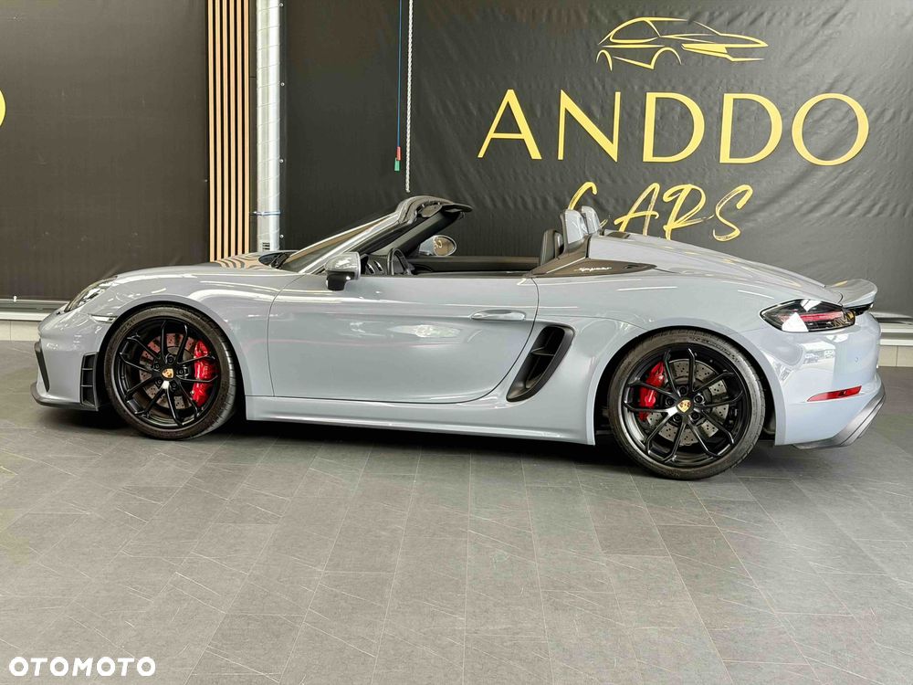Porsche 718 Spyder - 8