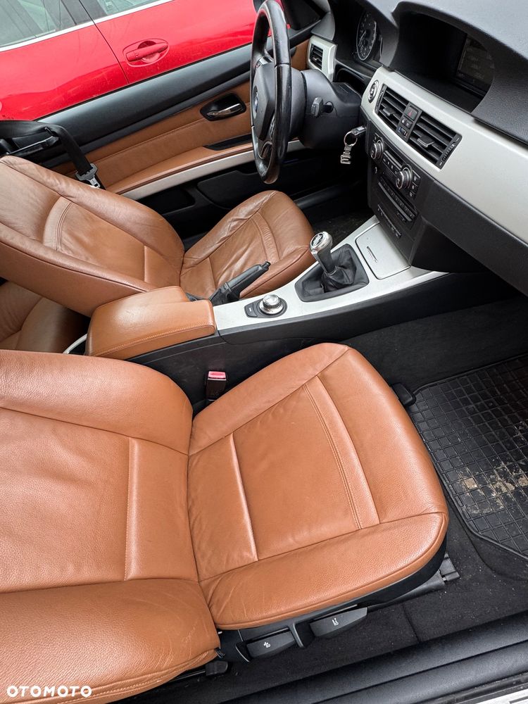 BMW Seria 3 320i - 9