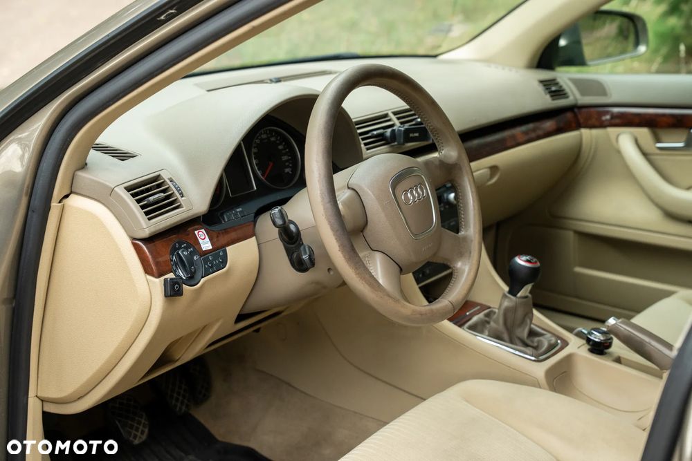 Audi A4 Limousine 2 - 12