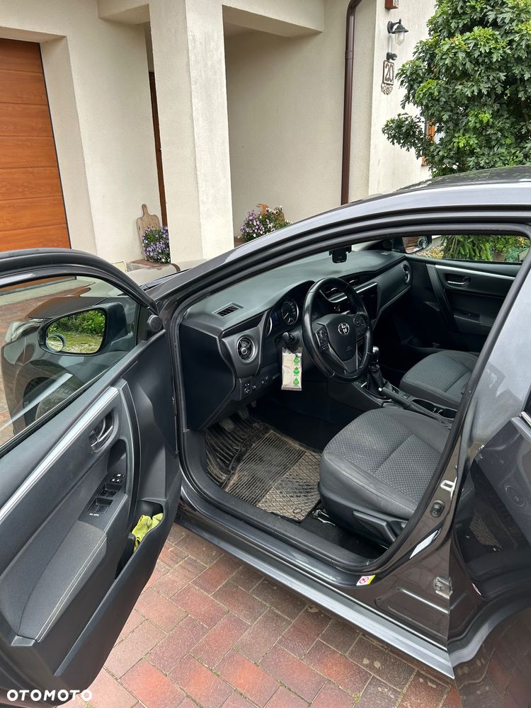 Toyota Corolla 1.6 Comfort - 11