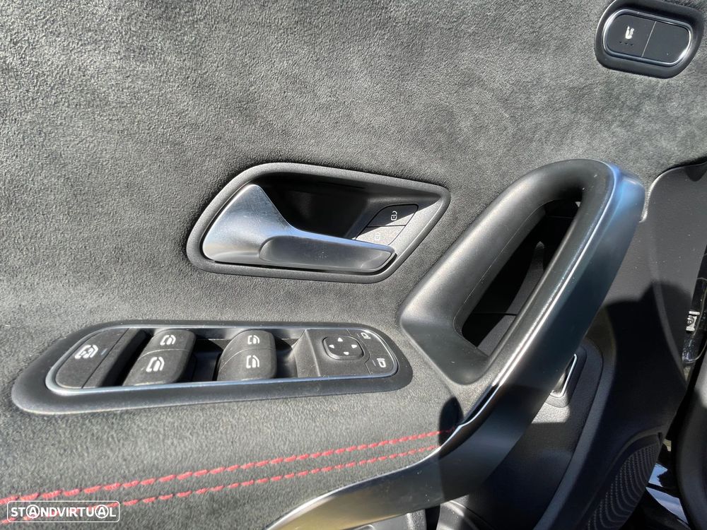 Mercedes-Benz A 250 e 8G-DCT AMG Line - 32