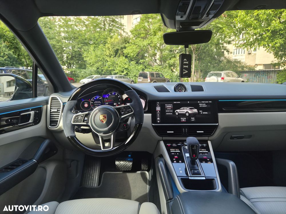 Porsche Cayenne Coupe Standard - 14