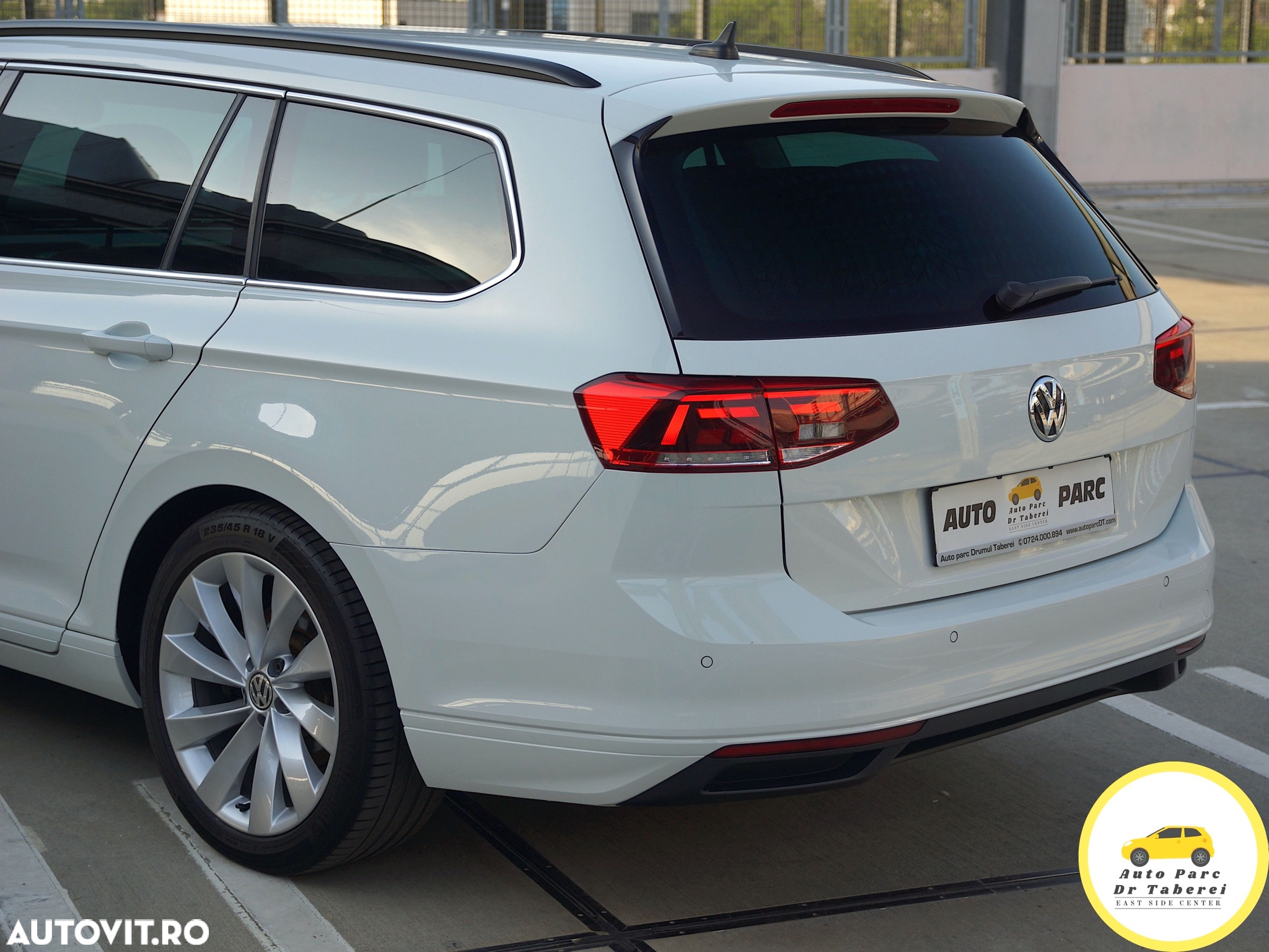 Volkswagen Passat Variant 2.0 TDI SCR DSG BlueMotion Comfortline - 13