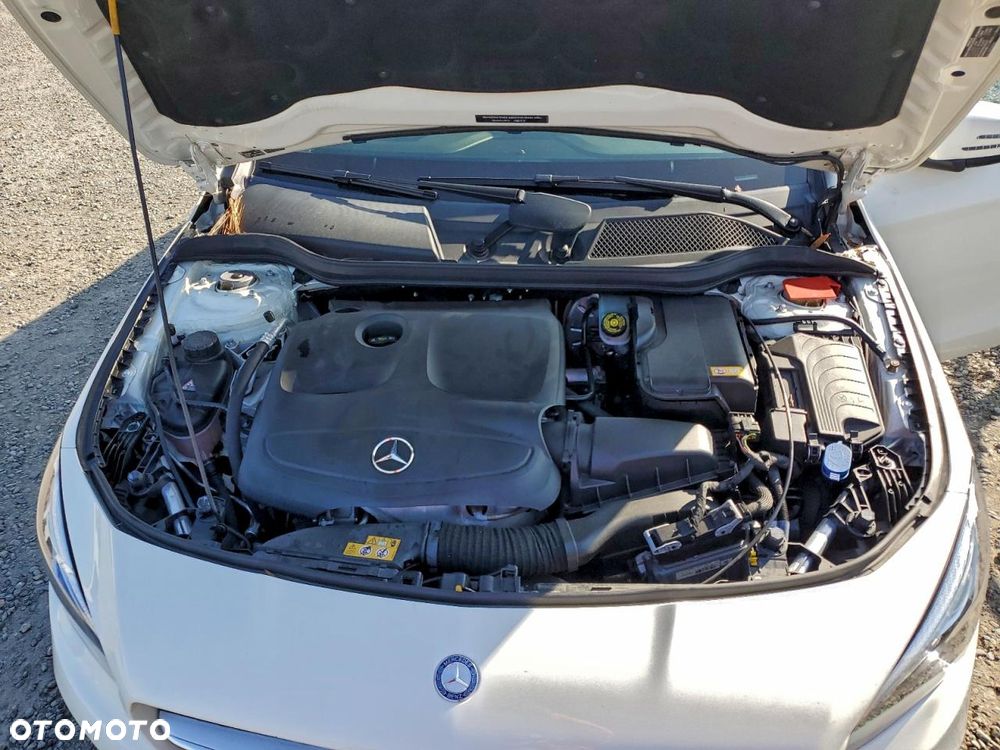 Mercedes-Benz CLA 250 4Matic 7G-DCT - 10