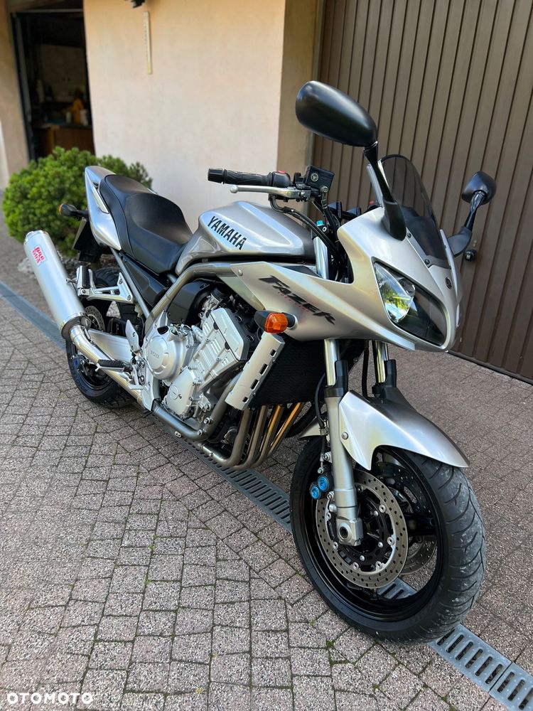 Yamaha FZS - 17