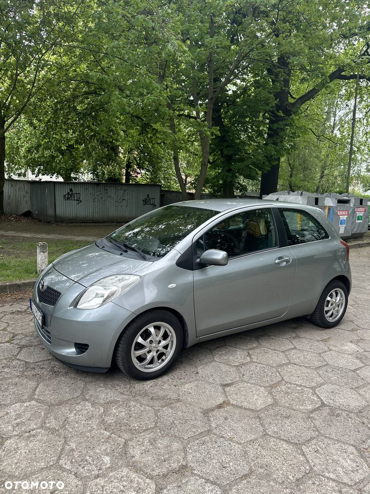 Toyota Yaris 1.3 Sol - 1