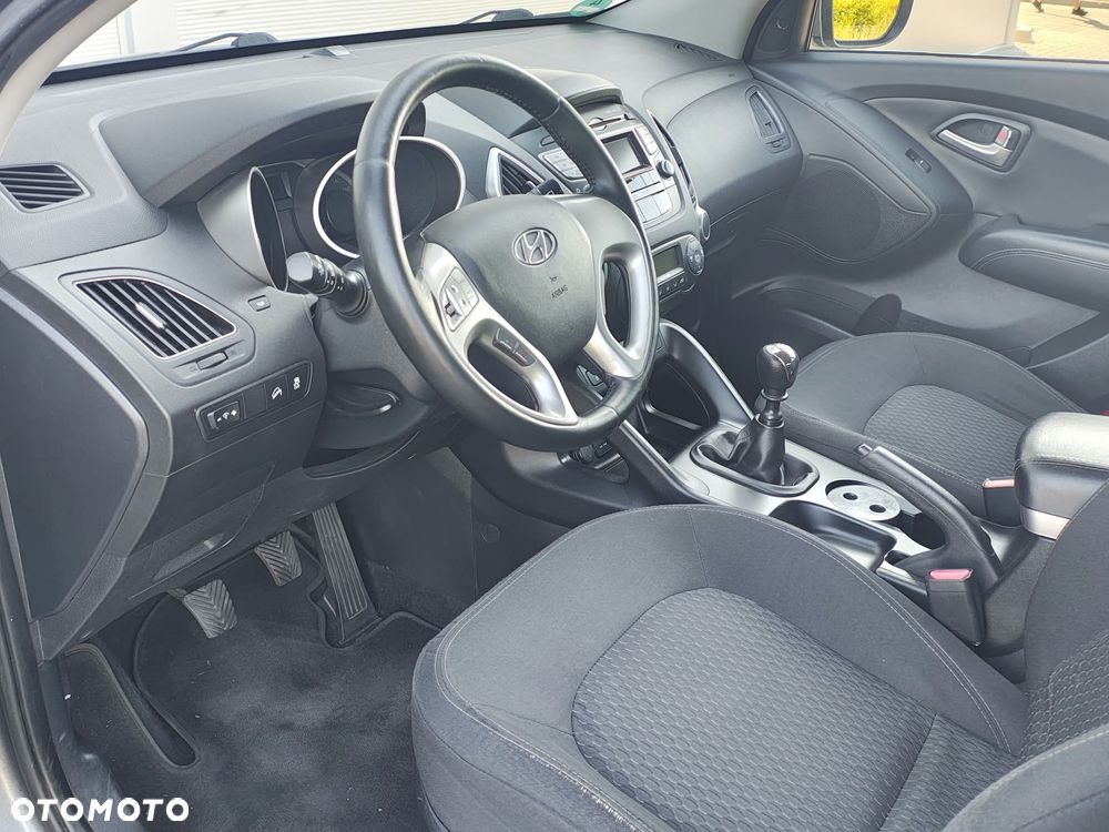 Hyundai ix35 blue 1.6 2WD Finale Gold - 16
