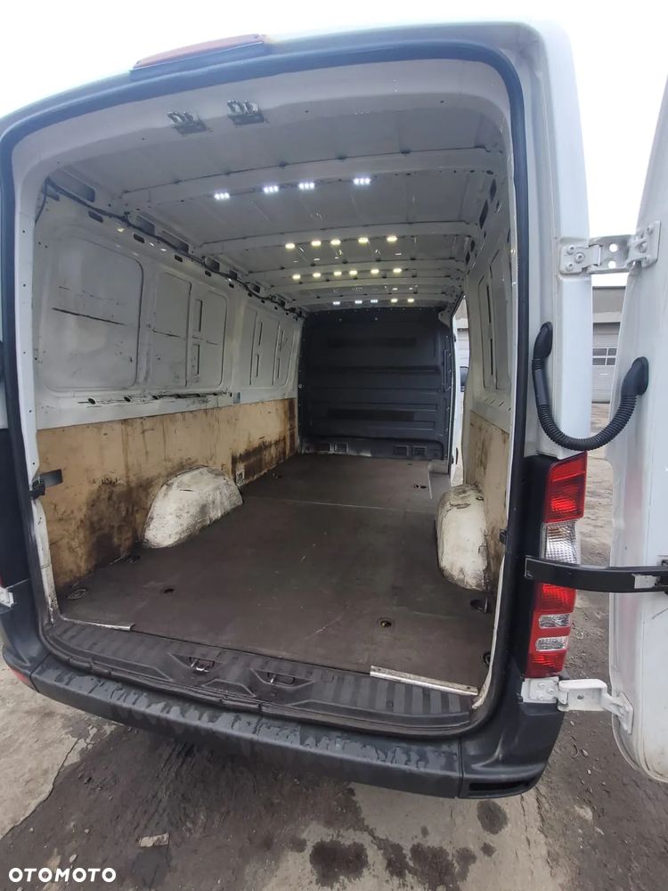 Mercedes-Benz Sprinter - 4