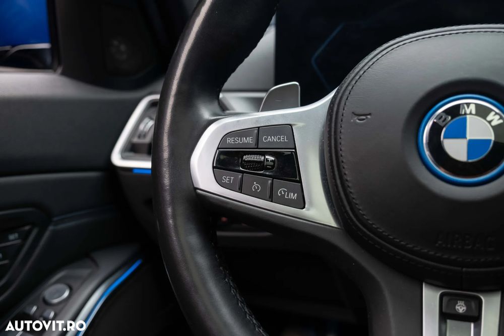 BMW Seria 3 330e xDrive AT PHEV - 35