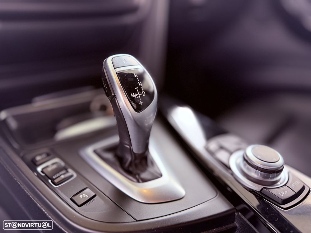 BMW 320 d Auto Pack M - 33