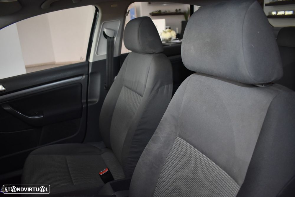 VW Jetta 1.9 TDi BlueM. Confortline - 20