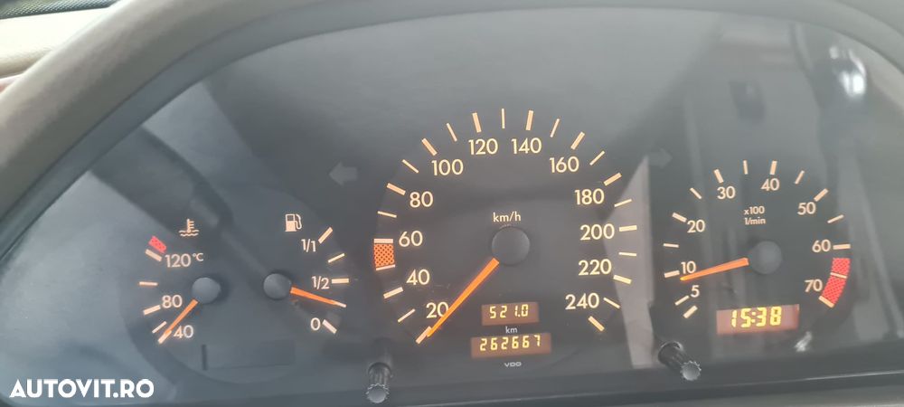 Mercedes-Benz C - 12