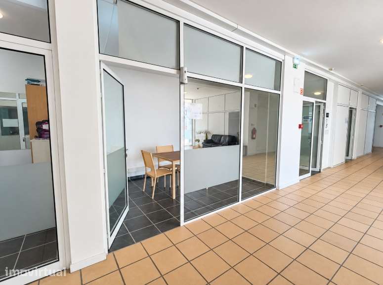 OPORTUNIDADE DE INVESTIMENTO NO CENTRO DE SÃO JOÃO DA MADEIRA - Grande imagem: 5/14