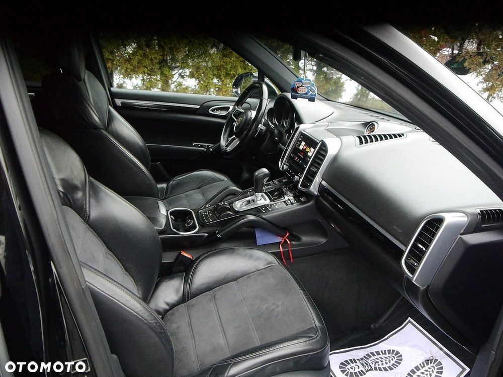 Porsche Cayenne - 27