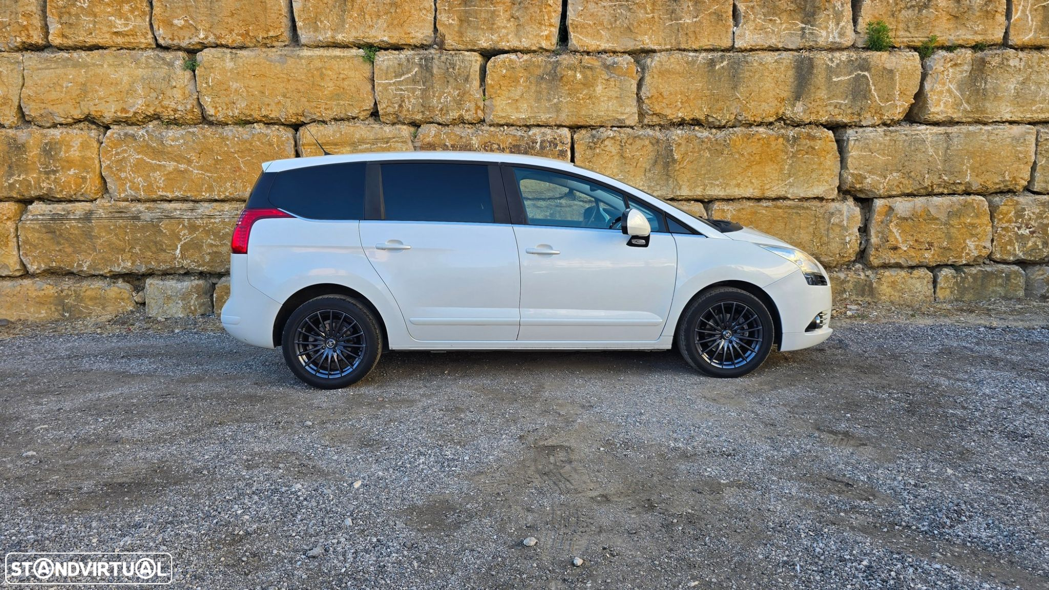 Peugeot 5008 1.6 HDi Executive JLL17 - 4