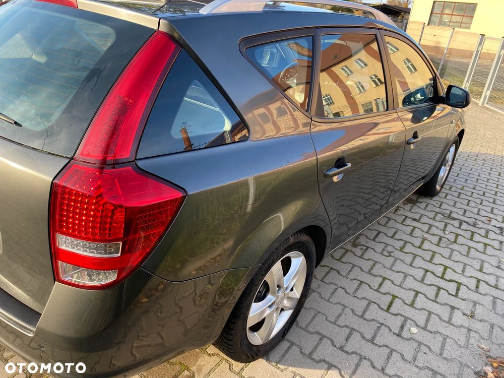 Kia Ceed 1.4 CVVT Attract - 4