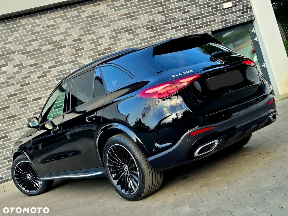 Mercedes-Benz GLC 300 4Matic 9G-TRONIC AMG Line Advanced - 10