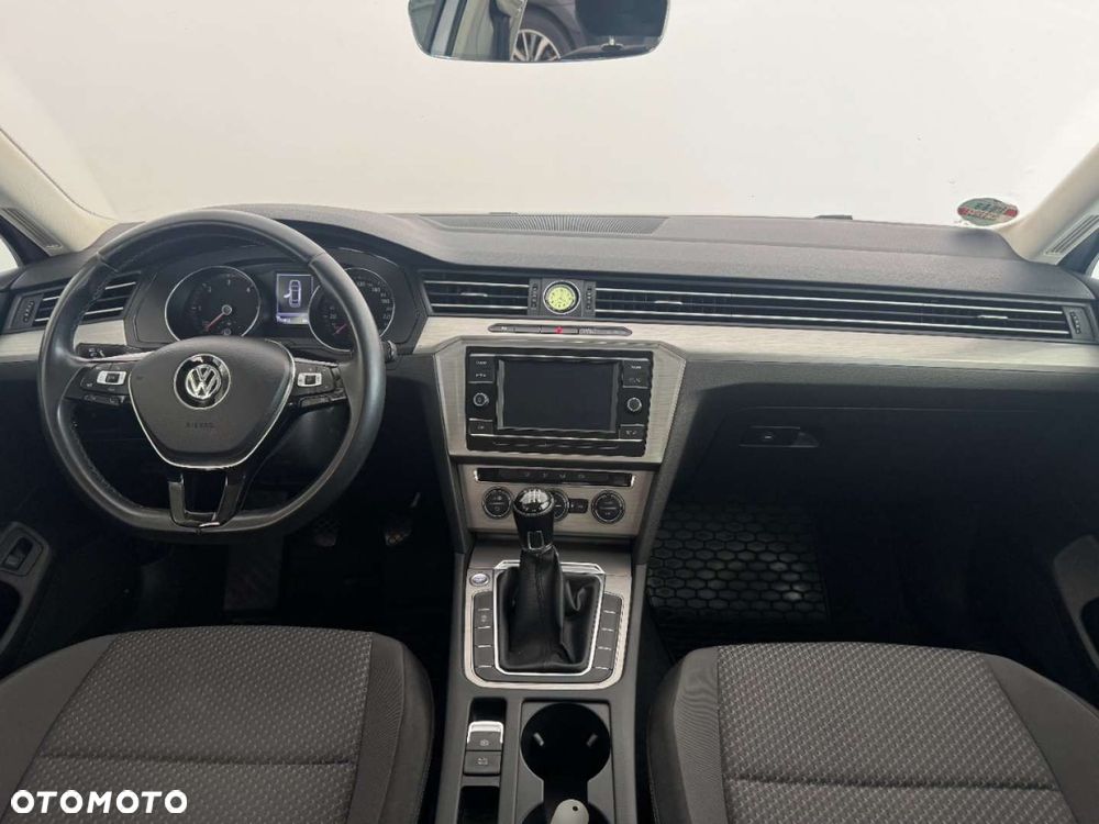 Volkswagen Passat 1.6 TDI BMT Comfortline - 6