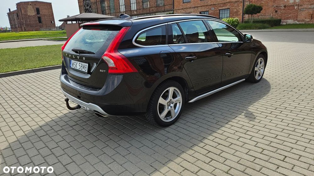Volvo V60 2.0T R-Design - 3