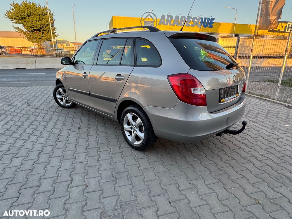 Skoda Fabia 1.6 16V Combi Tiptronic Elegance - 4