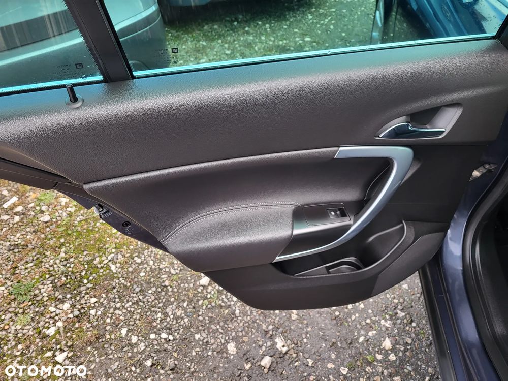 Opel Insignia 1.6 Turbo Sports Tourer Cosmo - 24