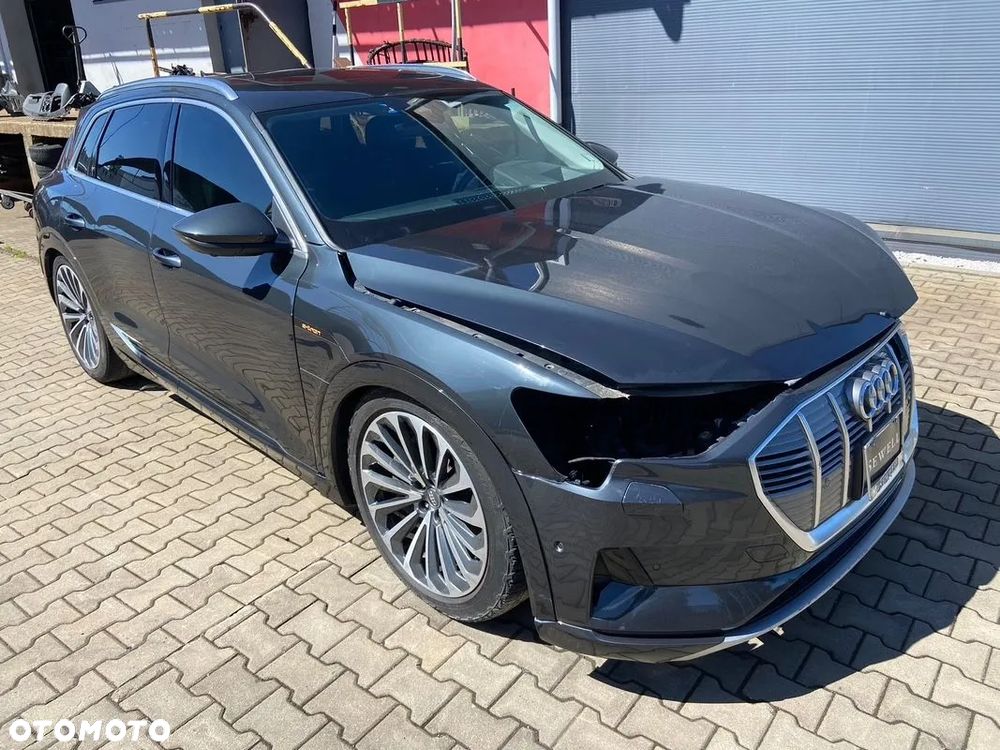 Audi e-tron 55 Quattro - 11