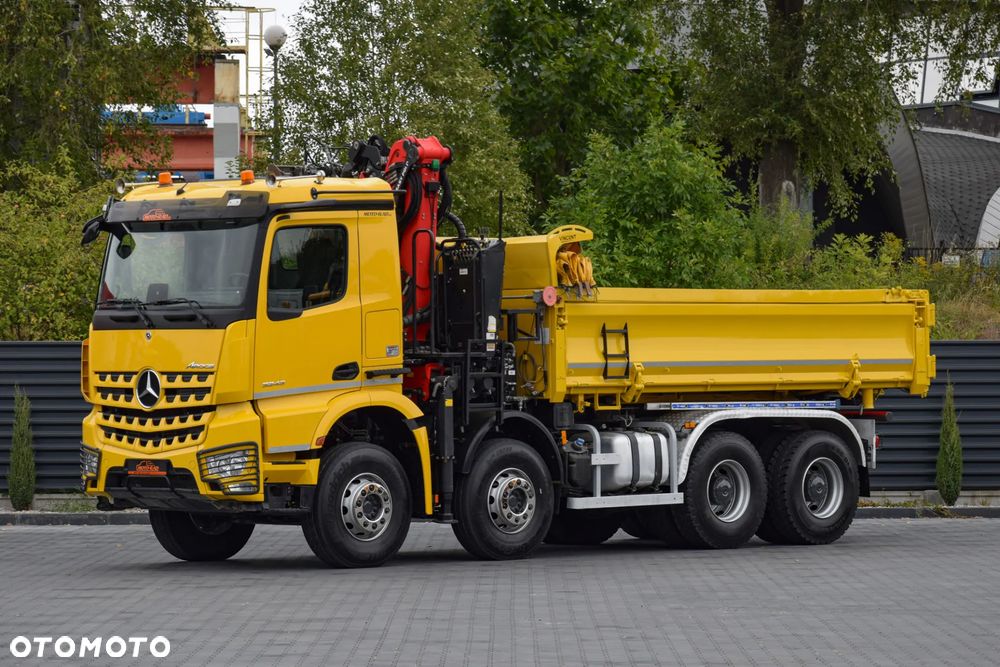 Mercedes-Benz AROCS 3243 / 8x4 / EURO 6 / HDS PALFINGER EPSILON Q170Z / ROTATOR / CHYWTAK / STEROWANIE RADIOWE / WYWROTKA / HYDROBURTA / AUTOMAT / SYSTEM KAMER CYFROWYCH / KAMERA COFANIA / NAWIGACJA / HAK / NISKI PRZEBIEG / 2020 / SERWISOWANY / SPROWADZONY - 1