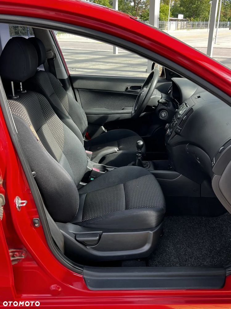 Hyundai i30 1.6 Comfort - 13