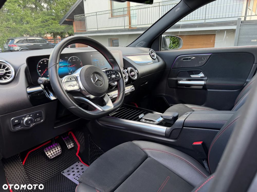 Mercedes-Benz GLA 200 d 4-Matic AMG Line - 31