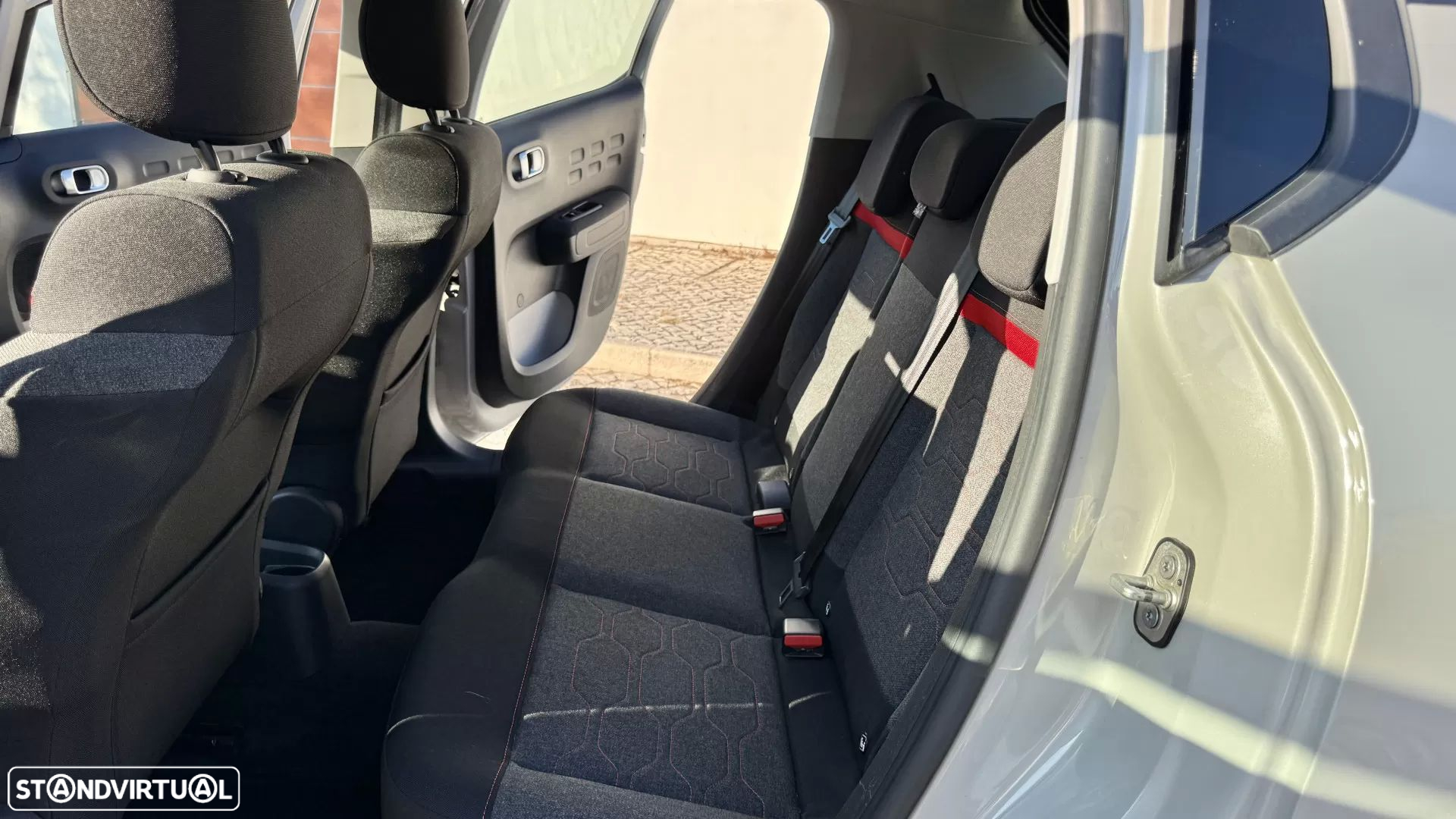 Citroën C3 1.2 PureTech Shine EAT6 - 18