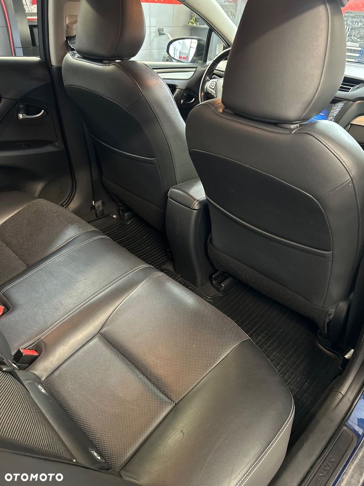 Toyota Avensis 2.0 D-4D Premium - 23