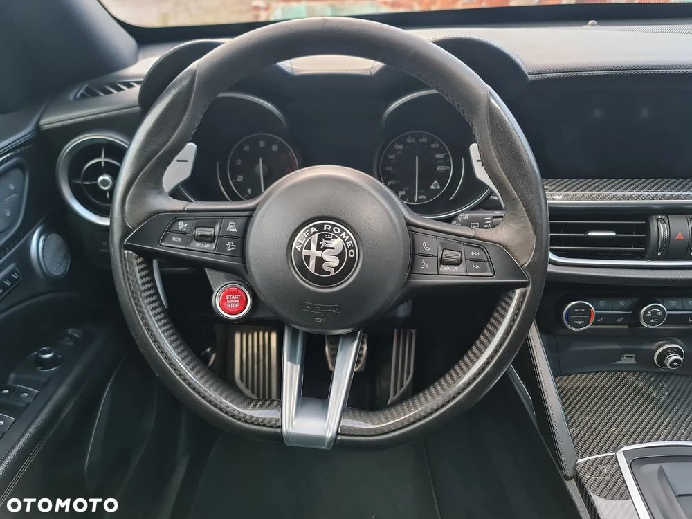 Alfa Romeo Stelvio V6 2.9 Bi-Turbo AT8-Q4 Quadrifoglio - 34