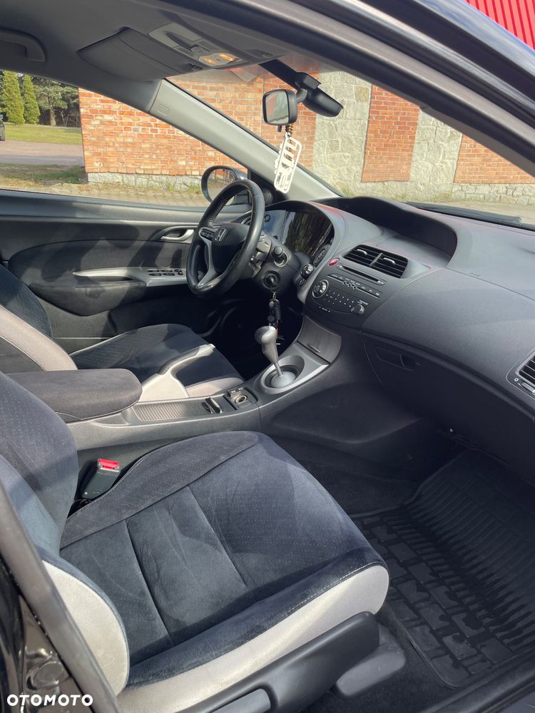 Honda Civic 1.8 Comfort - 14