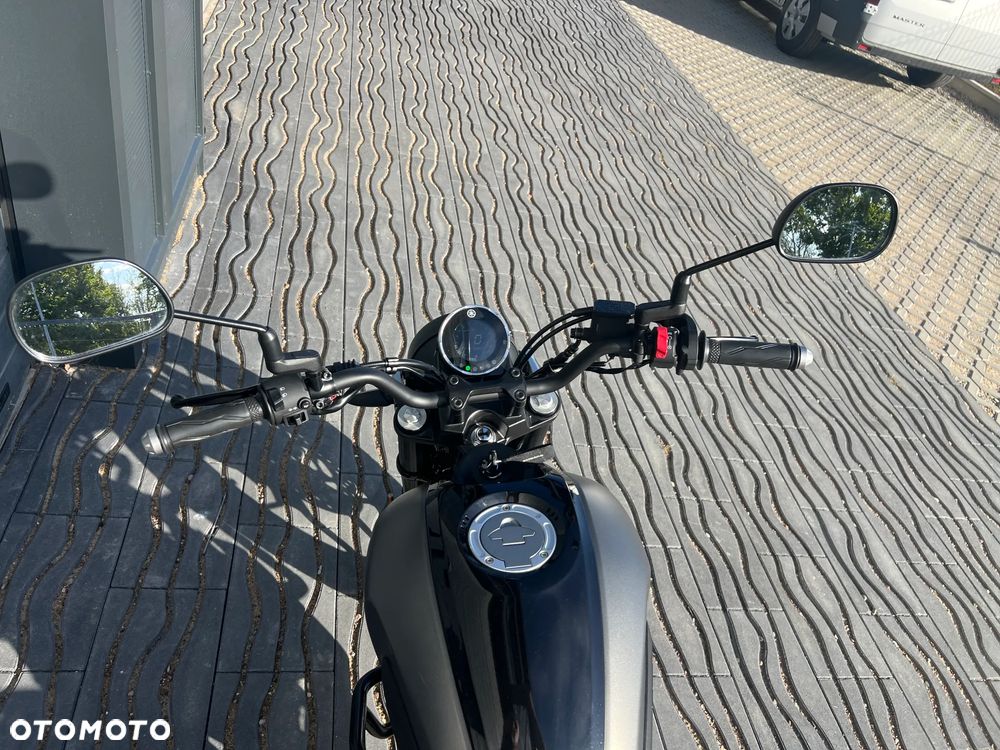 Yamaha XSR - 16