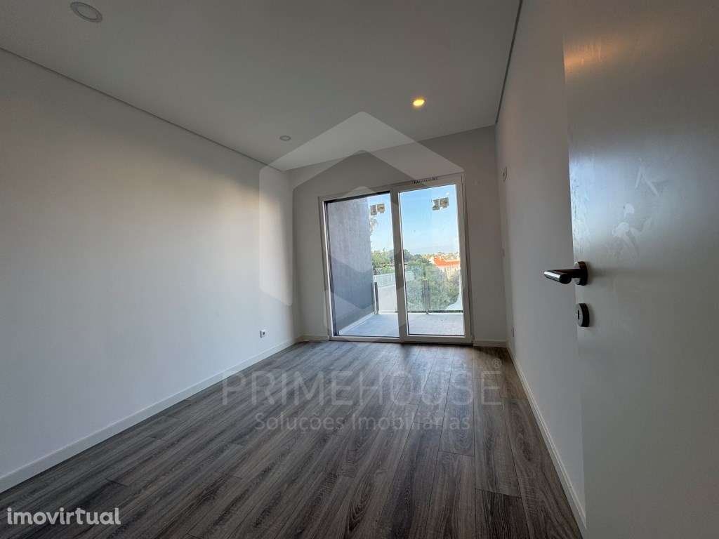 Apartamento T2 - com Varanda e churrasqueira - Quinta de Santa Teresa - Grande imagem: 3/13