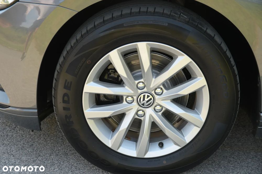 Volkswagen Passat - 17