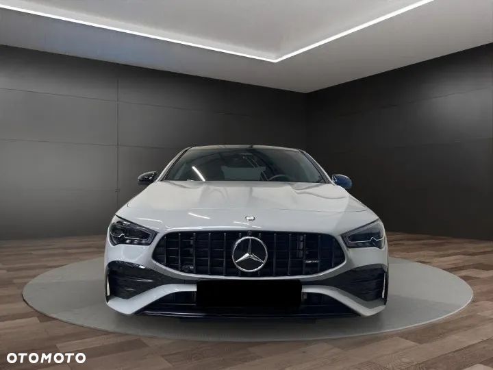 Mercedes-Benz CLA - 4